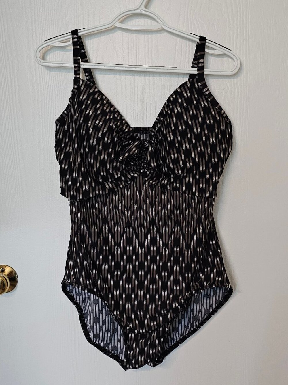 Miraclesuit Belle Epoque Bette underwire Swimsuit 14DD+